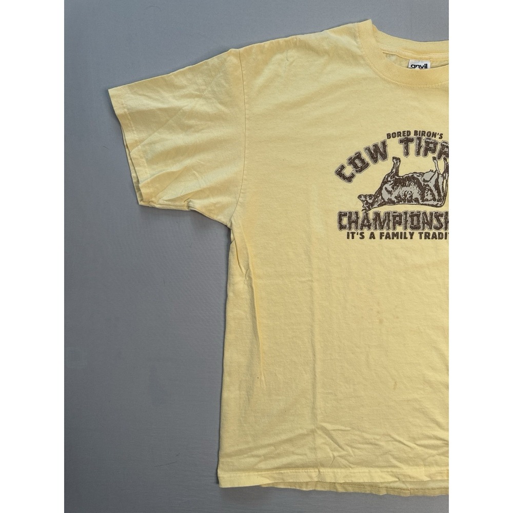 Vintage Cow Tipping T Shirt XL Funny Farm Humor Graphic Tee Anvil Yellow - Picture 3 of 10